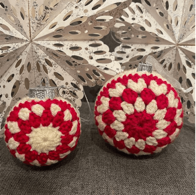 Festive Bauble (Medium)
